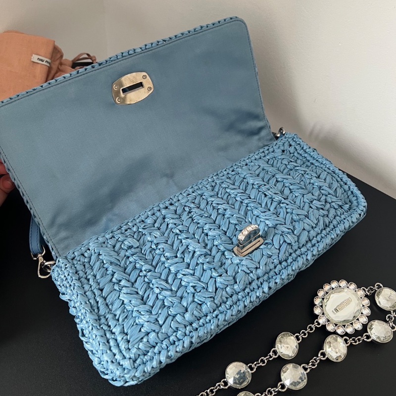 miumiu 藍色草編水鑽寶石鏈條手提肩背包嬰兒藍27x14x3 99新配件塵袋-3