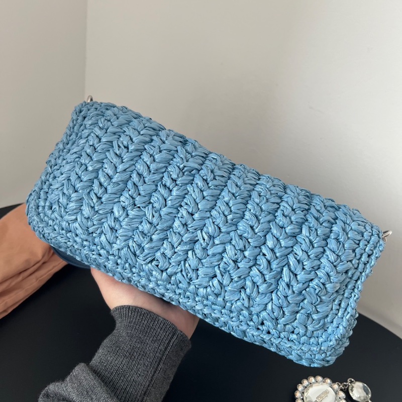 miumiu 藍色草編水鑽寶石鏈條手提肩背包嬰兒藍27x14x3 99新配件塵袋-6