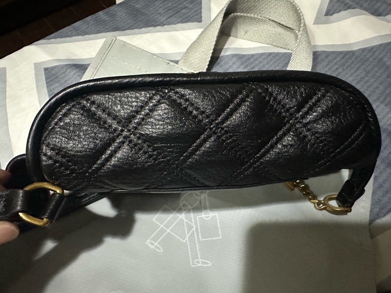 Marc Jacobs 黑色皮革The Status 腰包-11