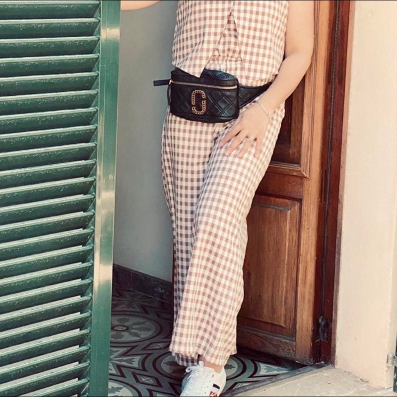 Marc Jacobs 黑色皮革The Status 腰包-25