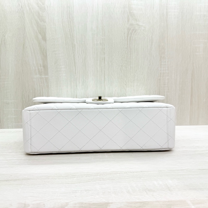 CHANEL白色荔枝皮金釦MAXI JUMBO/A58601-4