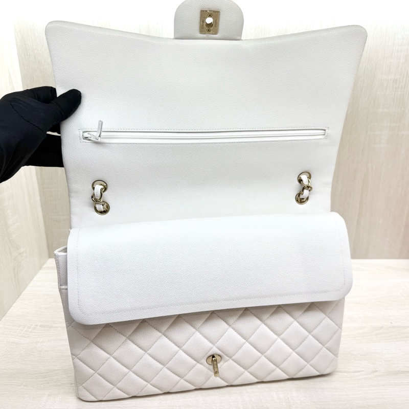CHANEL白色荔枝皮金釦MAXI JUMBO/A58601-17