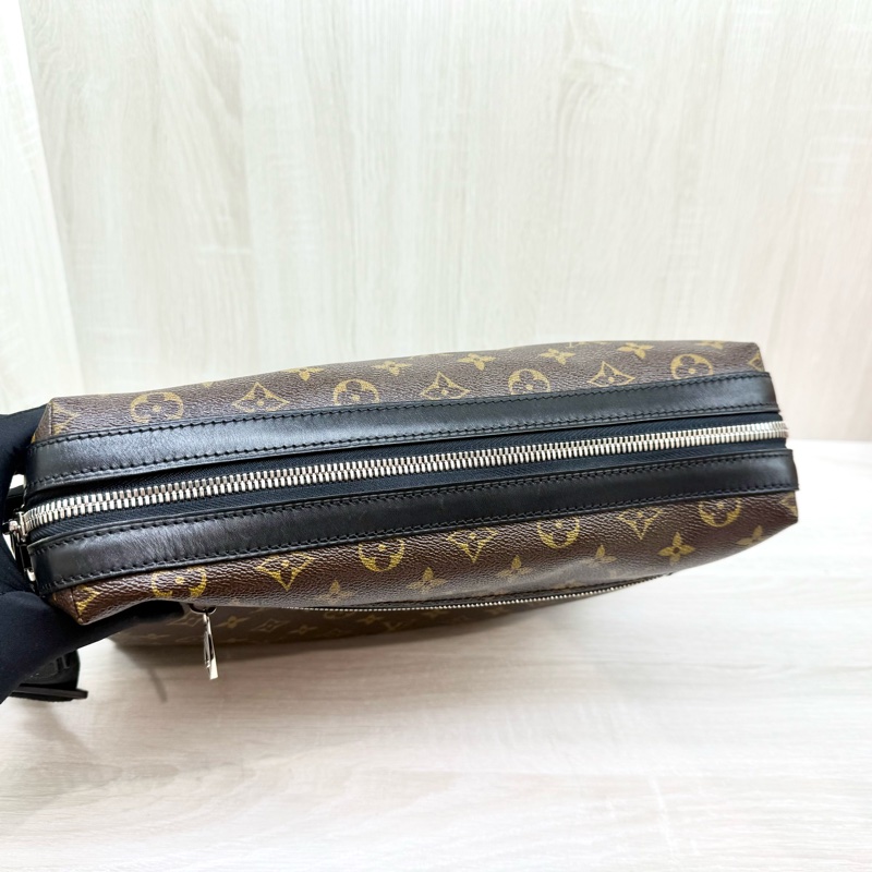 LV原花拼黑色皮革Macassar Torres拉鍊側背包M40387-5