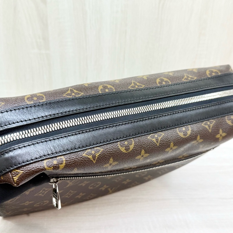 LV原花拼黑色皮革Macassar Torres拉鍊側背包M40387-13