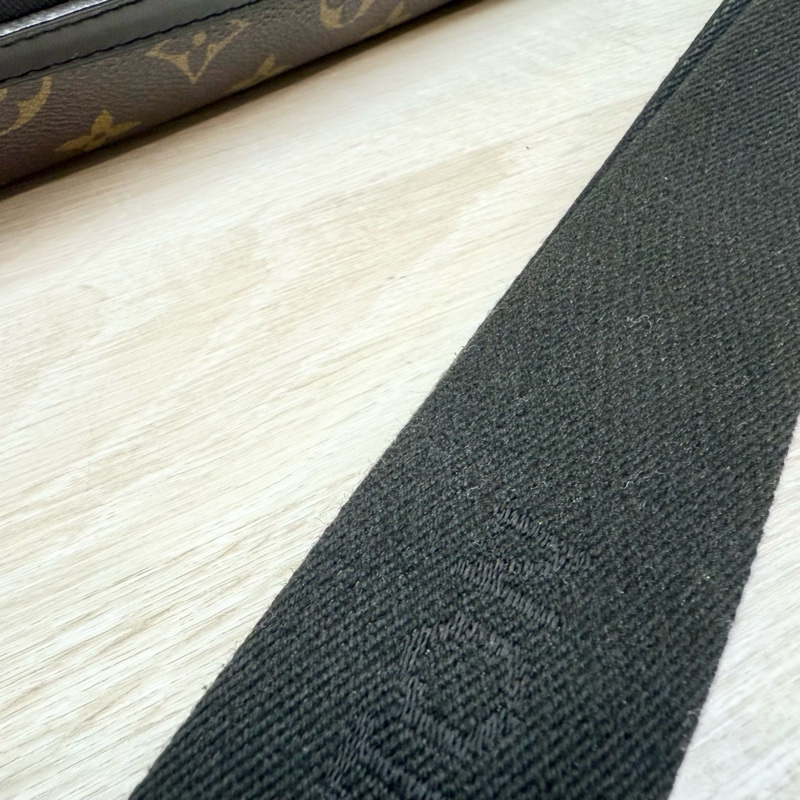 LV原花拼黑色皮革Macassar Torres拉鍊側背包M40387-21