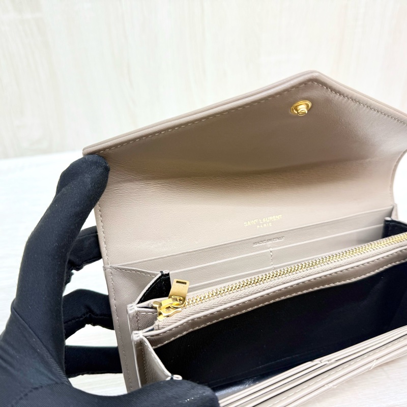 YSL奶茶色羊皮金釦CASSANDRE MATELASSE信封式下蓋長夾-7
