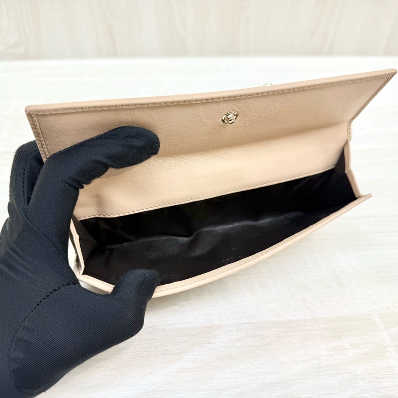 GUCCI皮夾緹花布拚淡粉蝴蝶結造型下蓋雙面長夾-7