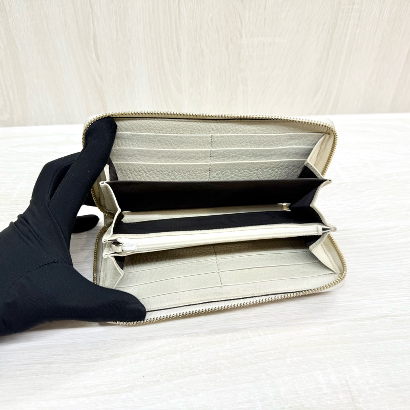 GUCCI白牛皮緹花布竹節拉鍊長夾-5