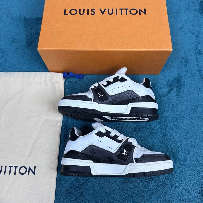 LV路易威登 trainer 浮雕滿印低幫板鞋 黑白熊貓35.5碼-2