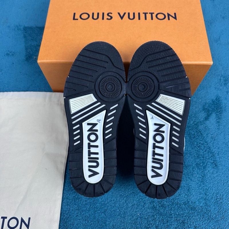 LV路易威登 trainer 浮雕滿印低幫板鞋 黑白熊貓35.5碼-5