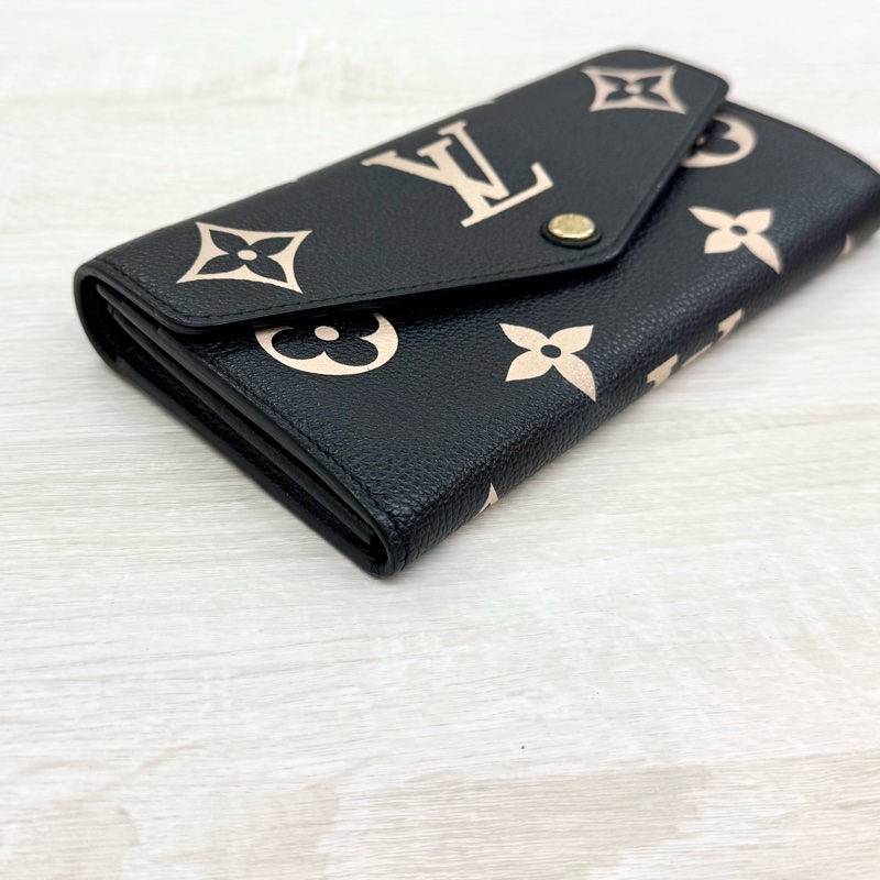 LV黑米牛皮大壓紋Sarah金釦下蓋信封長夾M80496-5