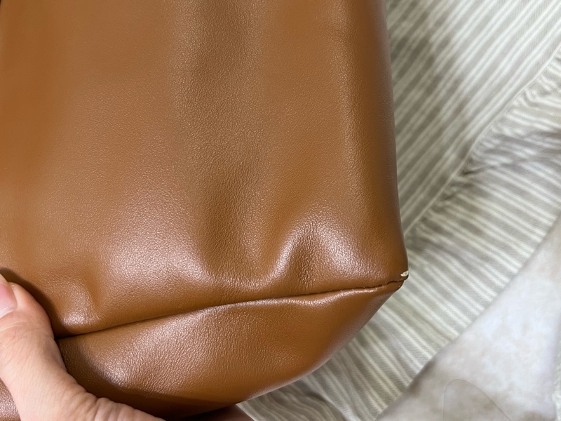 Miumiu 小牛皮菜籃tote ivy 手提/斜背包-6