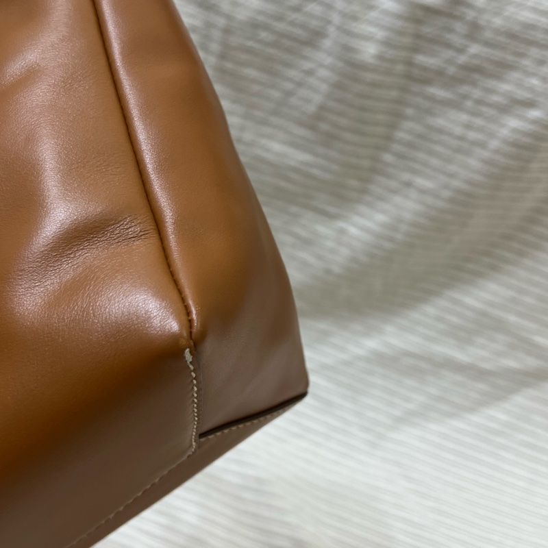 Miumiu 小牛皮菜籃tote ivy 手提/斜背包-8