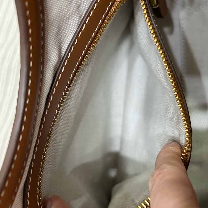 Miumiu 小牛皮菜籃tote ivy 手提/斜背包-14