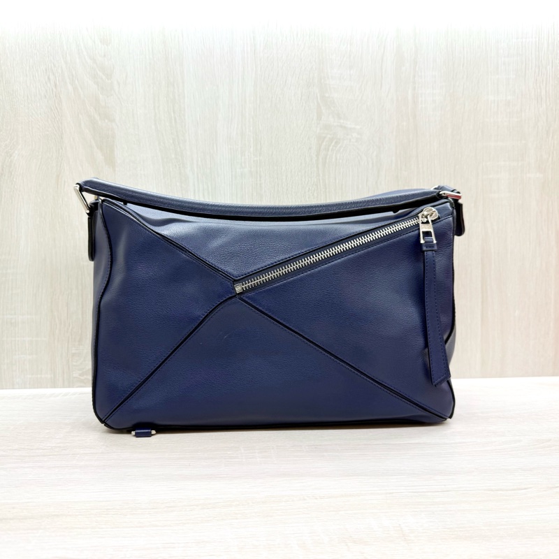 LOEWE藍色銀釦牛皮大號PUZZLE手提側背包-1