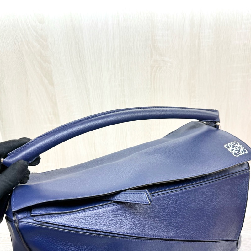 LOEWE藍色銀釦牛皮大號PUZZLE手提側背包-6