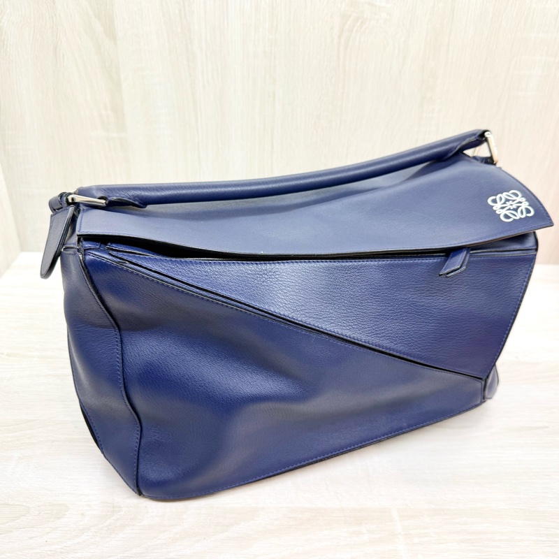 LOEWE藍色銀釦牛皮大號PUZZLE手提側背包-15