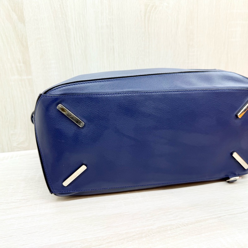 LOEWE藍色銀釦牛皮大號PUZZLE手提側背包-17