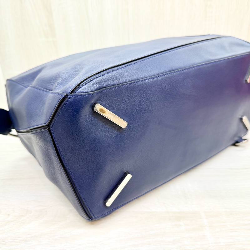 LOEWE藍色銀釦牛皮大號PUZZLE手提側背包-18