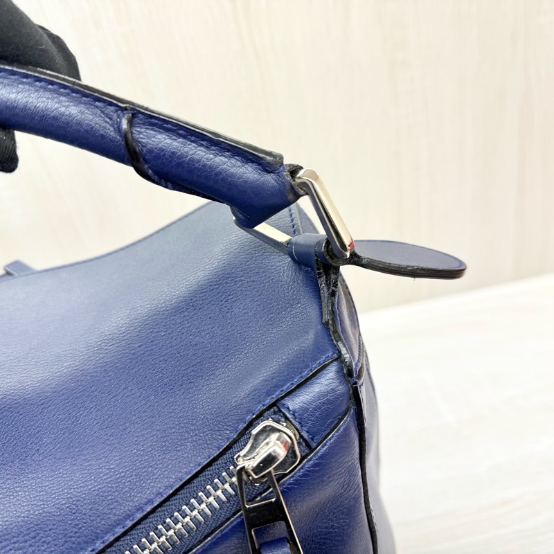 LOEWE藍色銀釦牛皮大號PUZZLE手提側背包-22