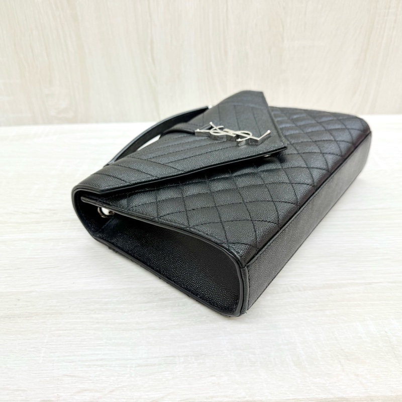 YSL黑色牛皮銀鍊粒面絎縫皮革中型信封斜背包1600185-15