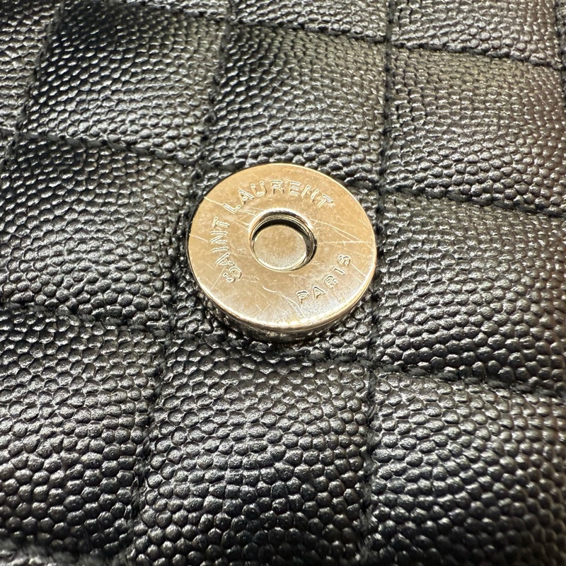 YSL黑色牛皮銀鍊粒面絎縫皮革中型信封斜背包1600185-18