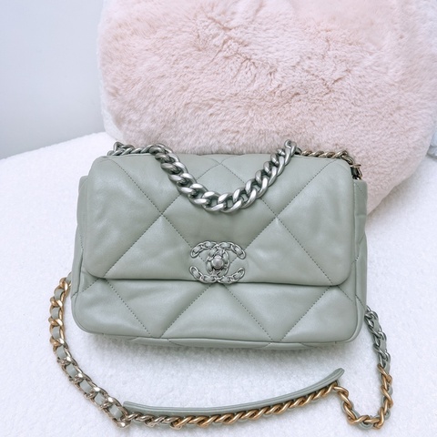Chanel 19 淺灰色小號