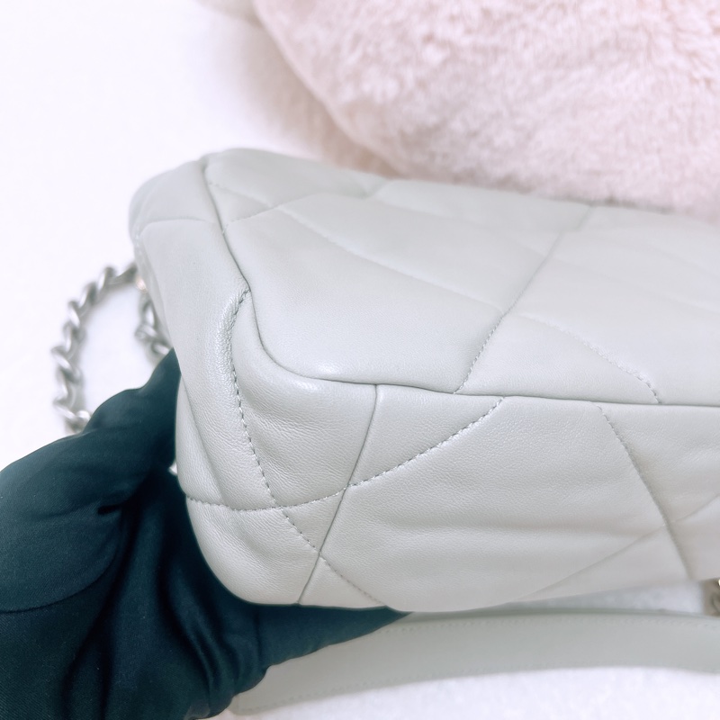 Chanel 19 淺灰色小號-6