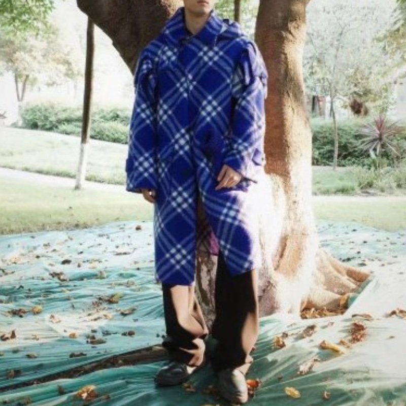 BURBERRY新款 秀款 長版 藍色 格紋 外套 大衣男女同款 專櫃購入15萬 #讓藏59800 現省10多萬 全新S號可以穿到L 我178 73kg可參考 附上衣套-1