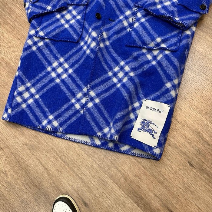 BURBERRY新款 秀款 長版 藍色 格紋 外套 大衣男女同款 專櫃購入15萬 #讓藏59800 現省10多萬 全新S號可以穿到L 我178 73kg可參考 附上衣套-4