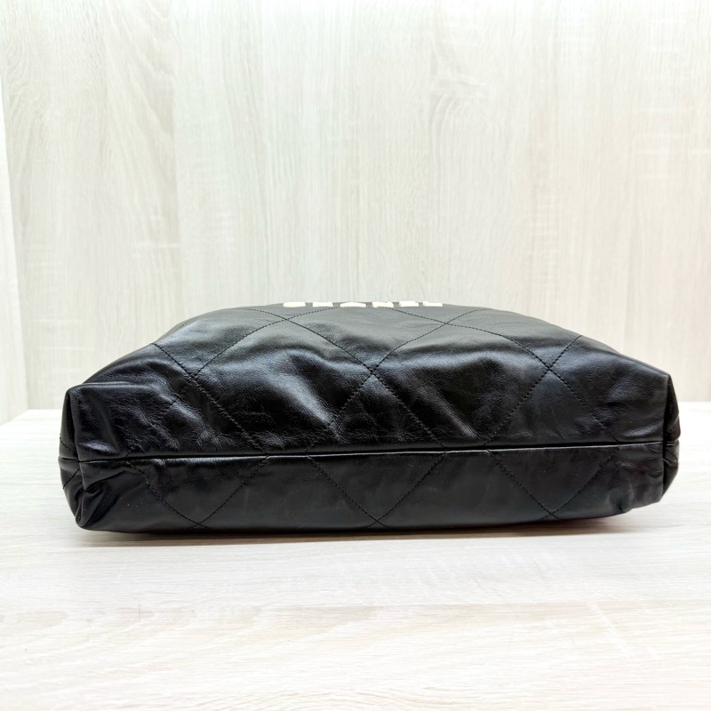 CHANEL黑金小牛皮中號白字樣22包/AS3261-5