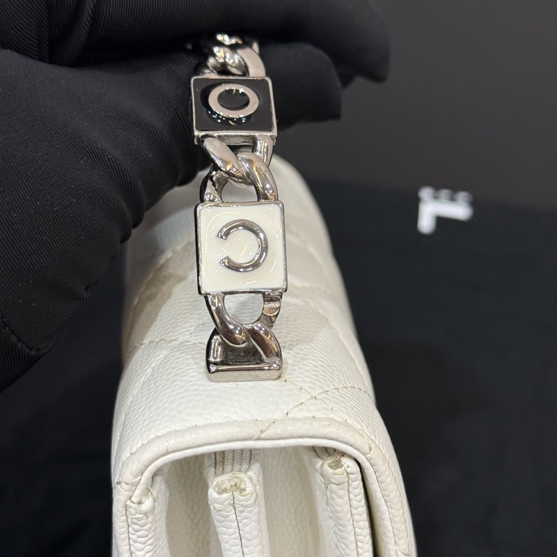 Chanel 香奈兒 22S 荔枝紋牛皮琺瑯手柄 Mini 小廢包 白-12