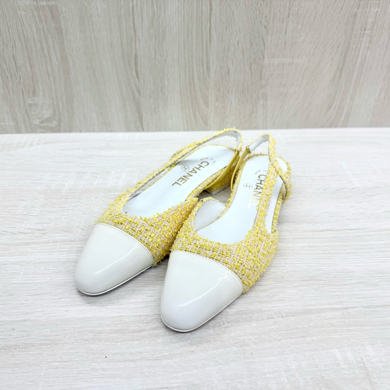 CHANEL黃色毛呢拚白皮革尖頭低跟涼鞋G31319-0