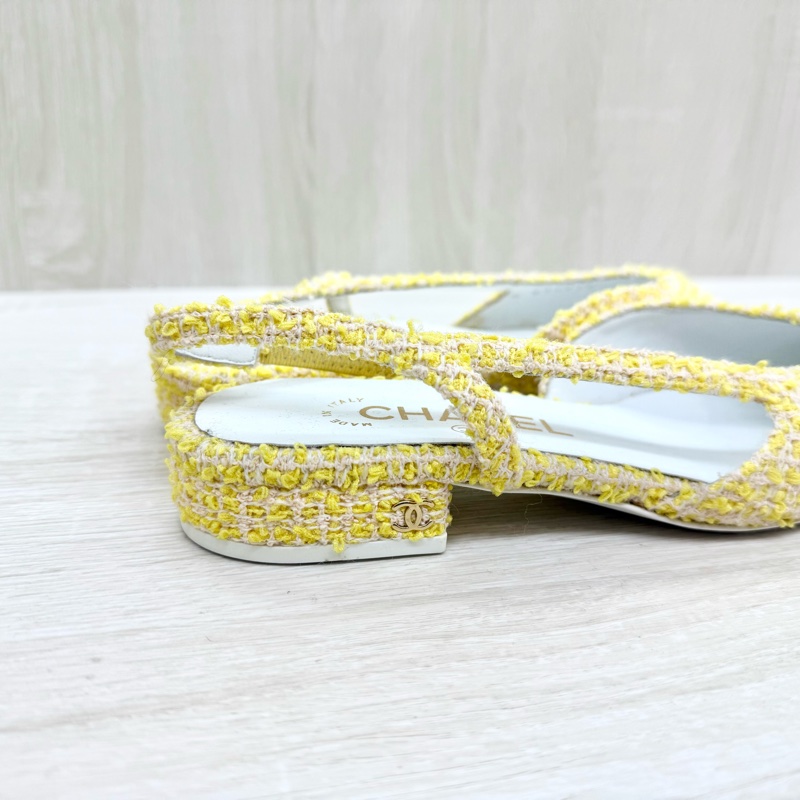 CHANEL黃色毛呢拚白皮革尖頭低跟涼鞋G31319-4