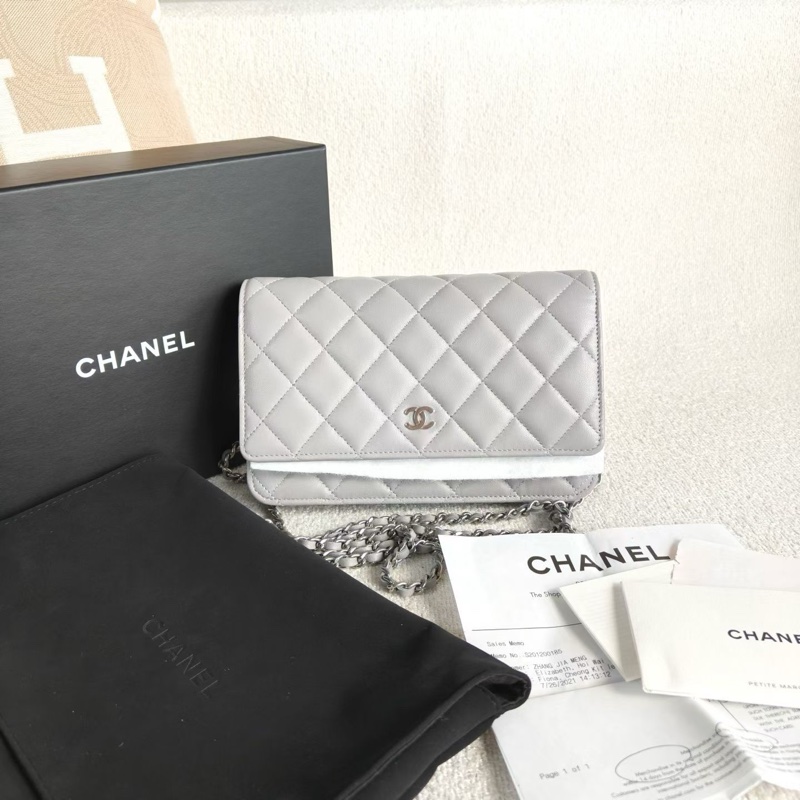 🌷有購證！全新芯片款！Chanel 香奈兒 WOC 淺灰色 銀扣羊皮-0