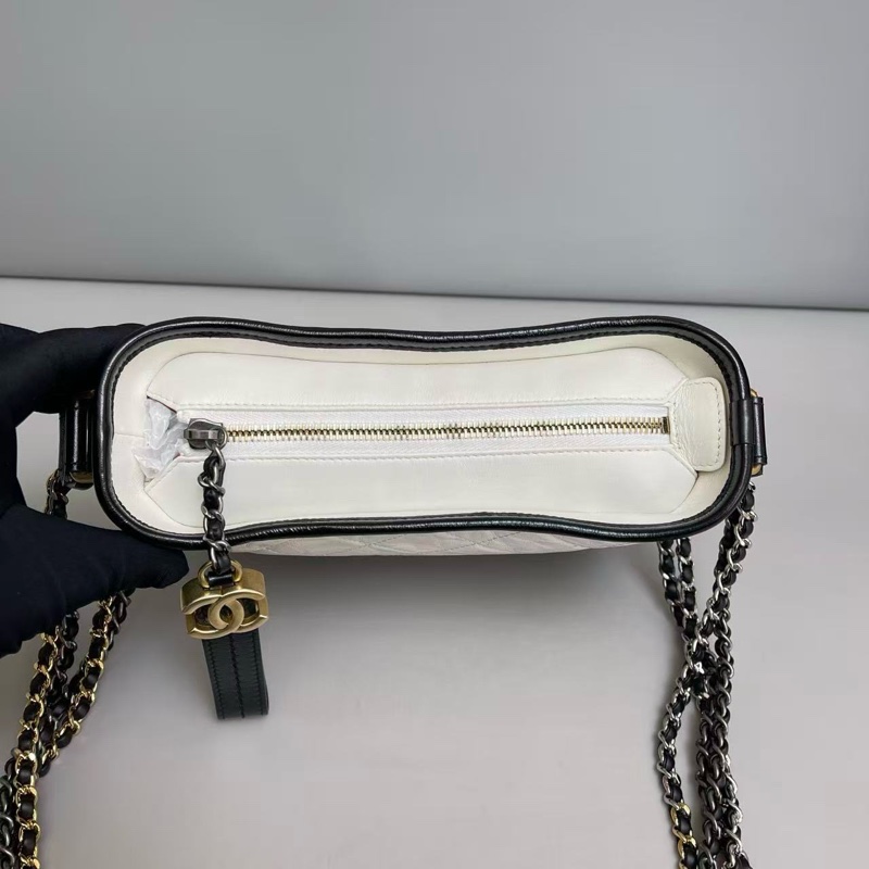 Chanel 香奈兒 Gabrielle 流浪包 黑白拼色 小號-5