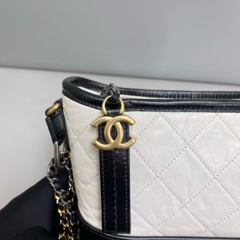 Chanel 香奈兒 Gabrielle 流浪包 黑白拼色 小號-6