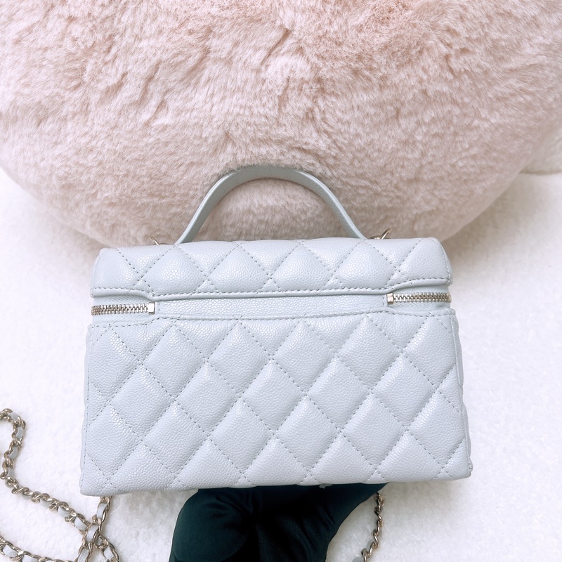 Chanel lp 淺灰色手柄長盒子/化妝包-3