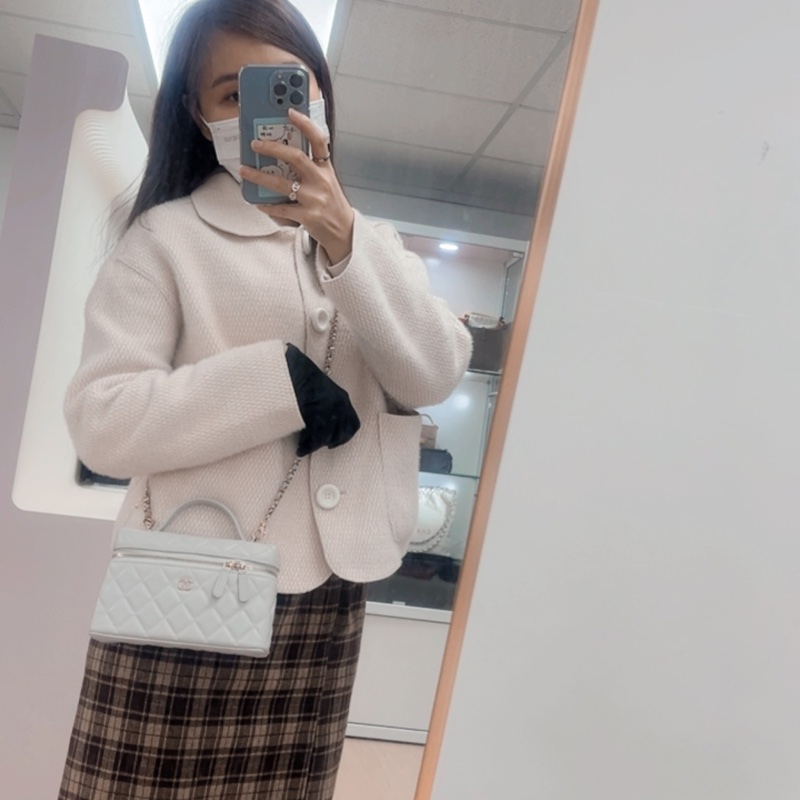 Chanel lp 淺灰色手柄長盒子/化妝包-11