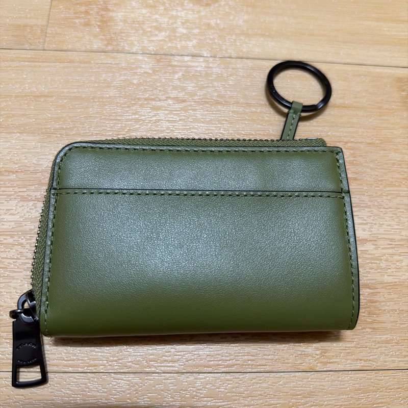 Coach 貓頭鷹L型橄欖綠皮革拉鍊零錢包/鑰匙包-1