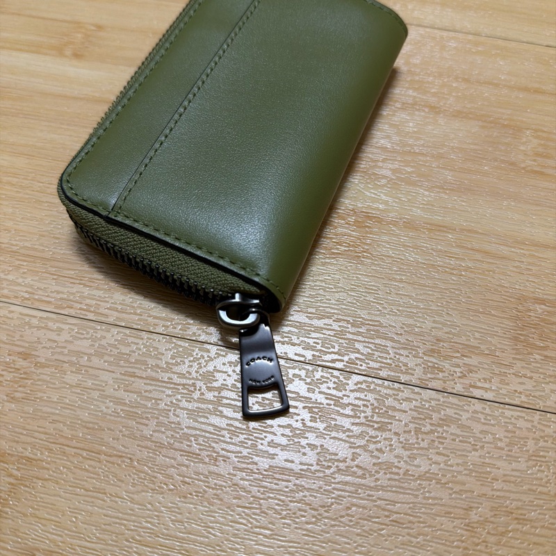 Coach 貓頭鷹L型橄欖綠皮革拉鍊零錢包/鑰匙包-11