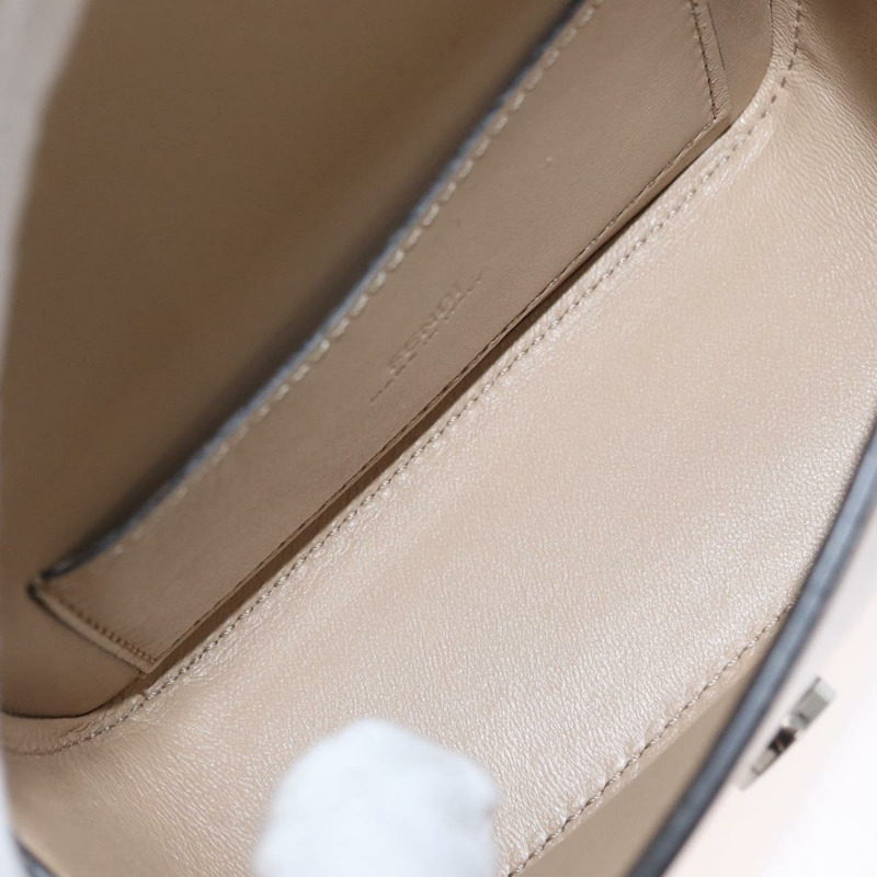 【日本直送】FENDI 鏈條單肩包 皮革 米色 銀色 正品 bs32416V-10