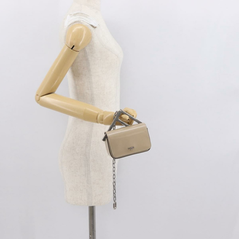 【日本直送】FENDI 鏈條單肩包 皮革 米色 銀色 正品 bs32416V-24