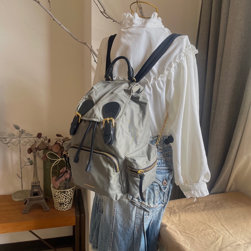 Burberry帆布尼龍後背包🎒 肩背包/後背包/旅行包/過夜包/水桶包/束口包 🎒側背/手提🎒正品🎒很新🆕🎒男女皆適-0