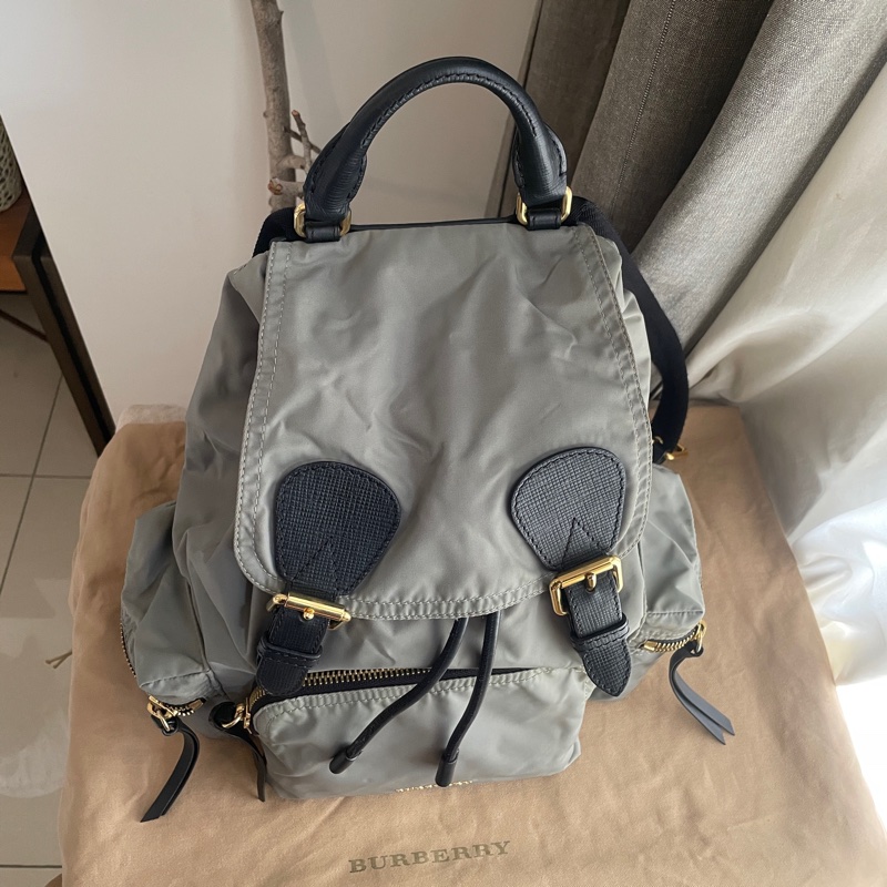 Burberry帆布尼龍後背包🎒 肩背包/後背包/旅行包/過夜包/水桶包/束口包 🎒側背/手提🎒正品🎒很新🆕🎒男女皆適-7