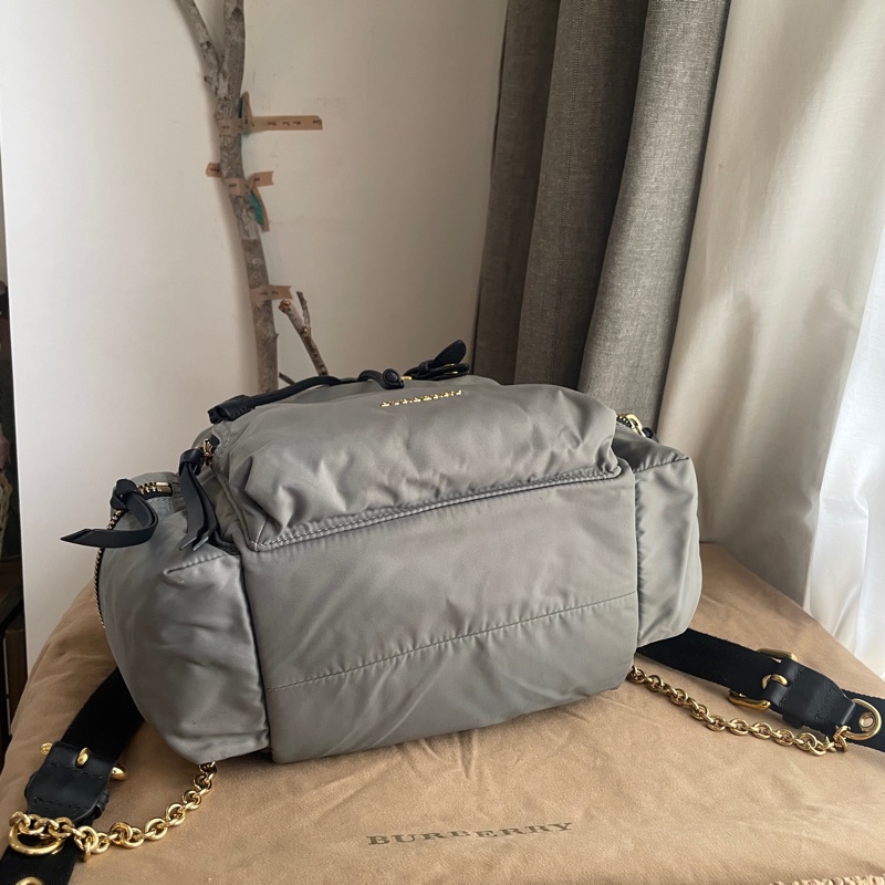 Burberry帆布尼龍後背包🎒 肩背包/後背包/旅行包/過夜包/水桶包/束口包 🎒側背/手提🎒正品🎒很新🆕🎒男女皆適-12