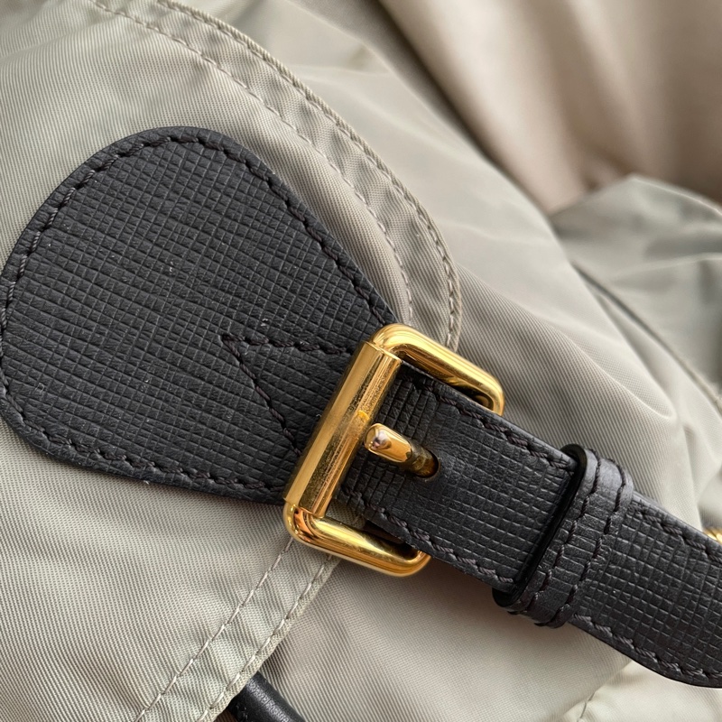 Burberry帆布尼龍後背包🎒 肩背包/後背包/旅行包/過夜包/水桶包/束口包 🎒側背/手提🎒正品🎒很新🆕🎒男女皆適-16