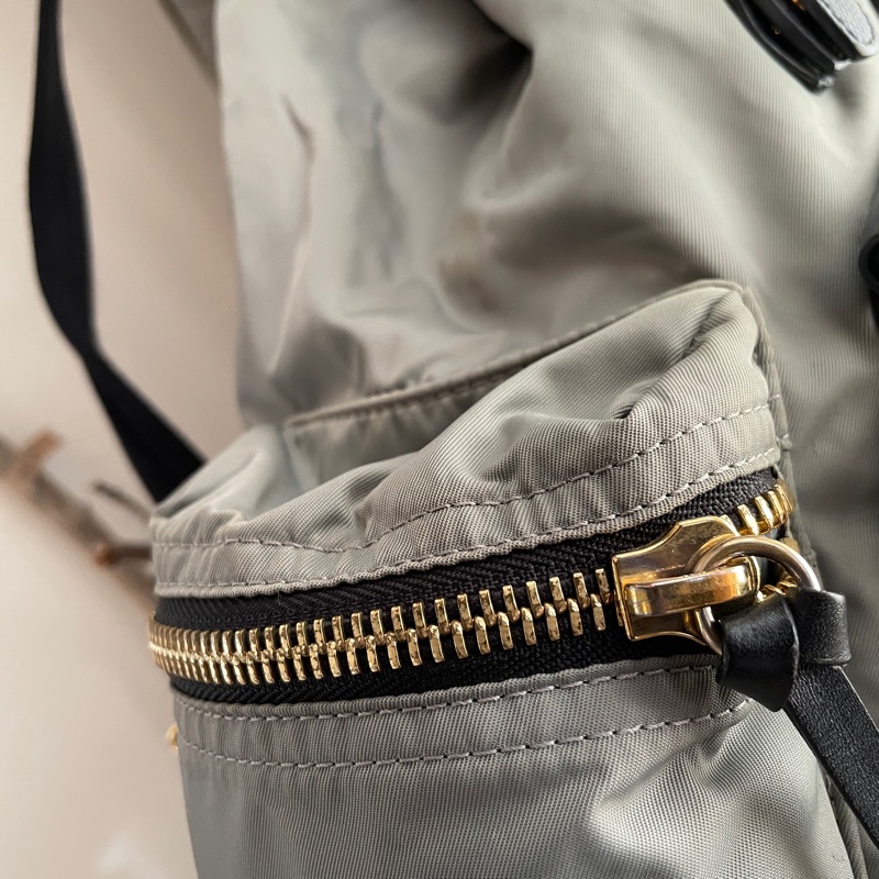 Burberry帆布尼龍後背包🎒 肩背包/後背包/旅行包/過夜包/水桶包/束口包 🎒側背/手提🎒正品🎒很新🆕🎒男女皆適-17