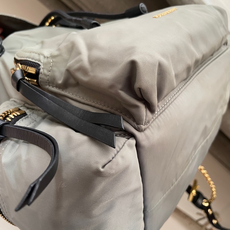 Burberry帆布尼龍後背包🎒 肩背包/後背包/旅行包/過夜包/水桶包/束口包 🎒側背/手提🎒正品🎒很新🆕🎒男女皆適-27