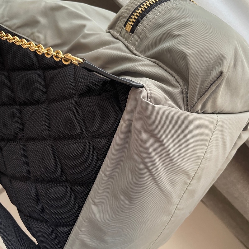 Burberry帆布尼龍後背包🎒 肩背包/後背包/旅行包/過夜包/水桶包/束口包 🎒側背/手提🎒正品🎒很新🆕🎒男女皆適-32